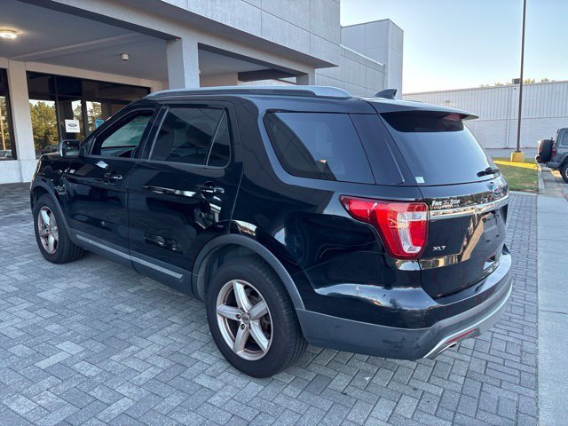 Used 2016 Black Ford XLT image 3