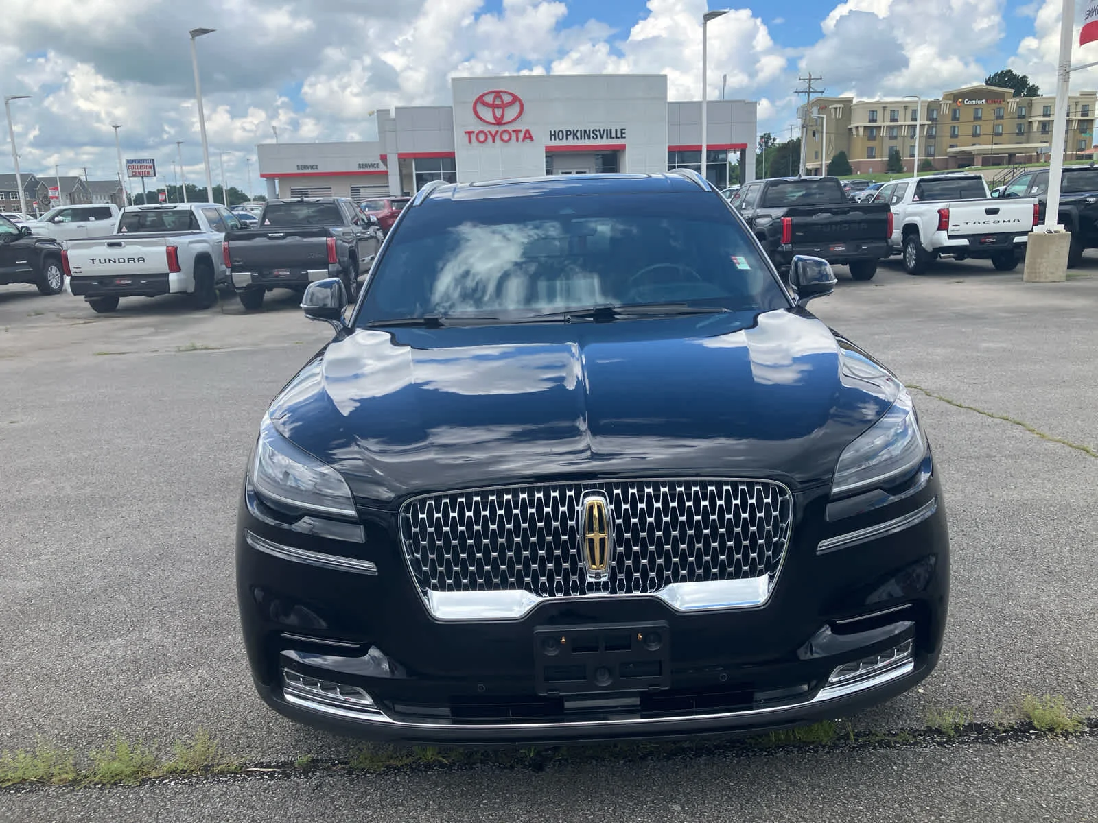 Used 2020 Infinite Black Metallic Lincoln Reserve image 2