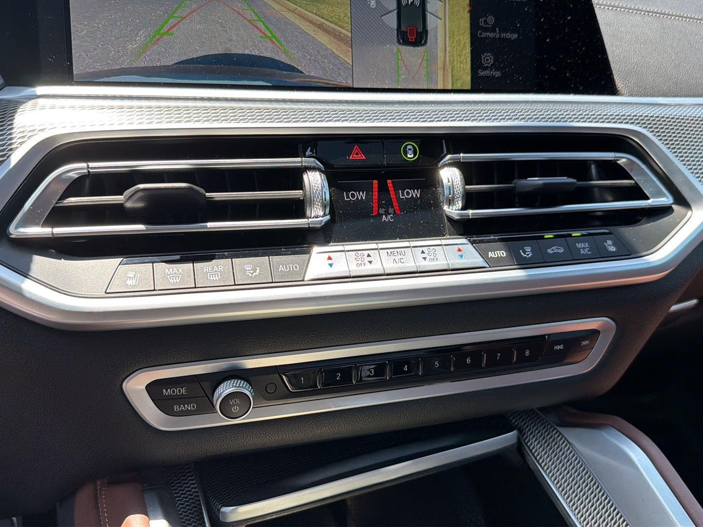 Used 2023 Manhattan Green Metallic BMW M50i image 26