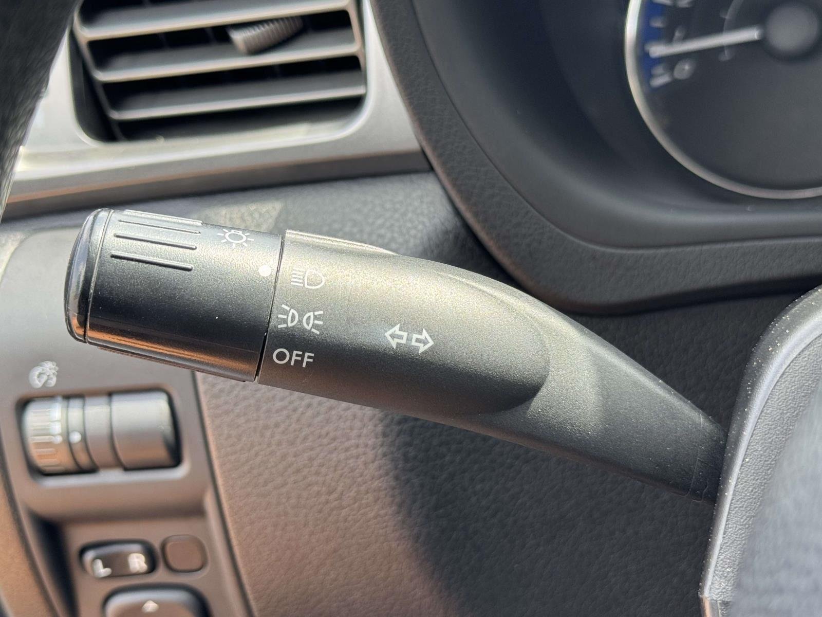 Used 2013 Ice Silver Metallic Subaru 2.5X image 22