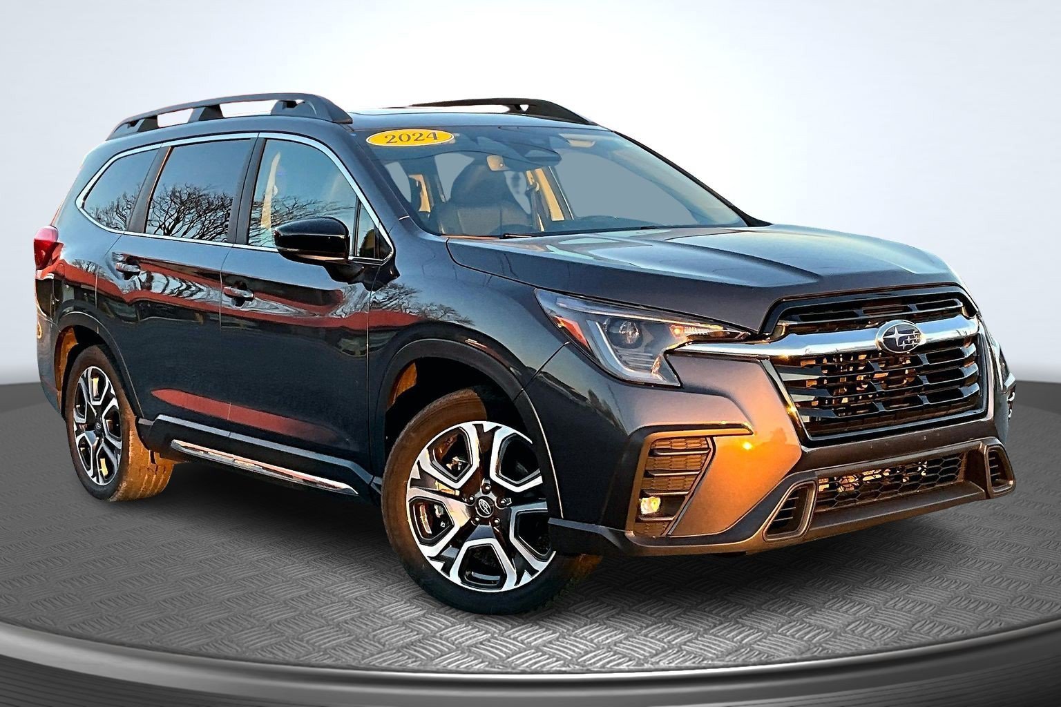 Used 2024 Gray Subaru Limited image 3