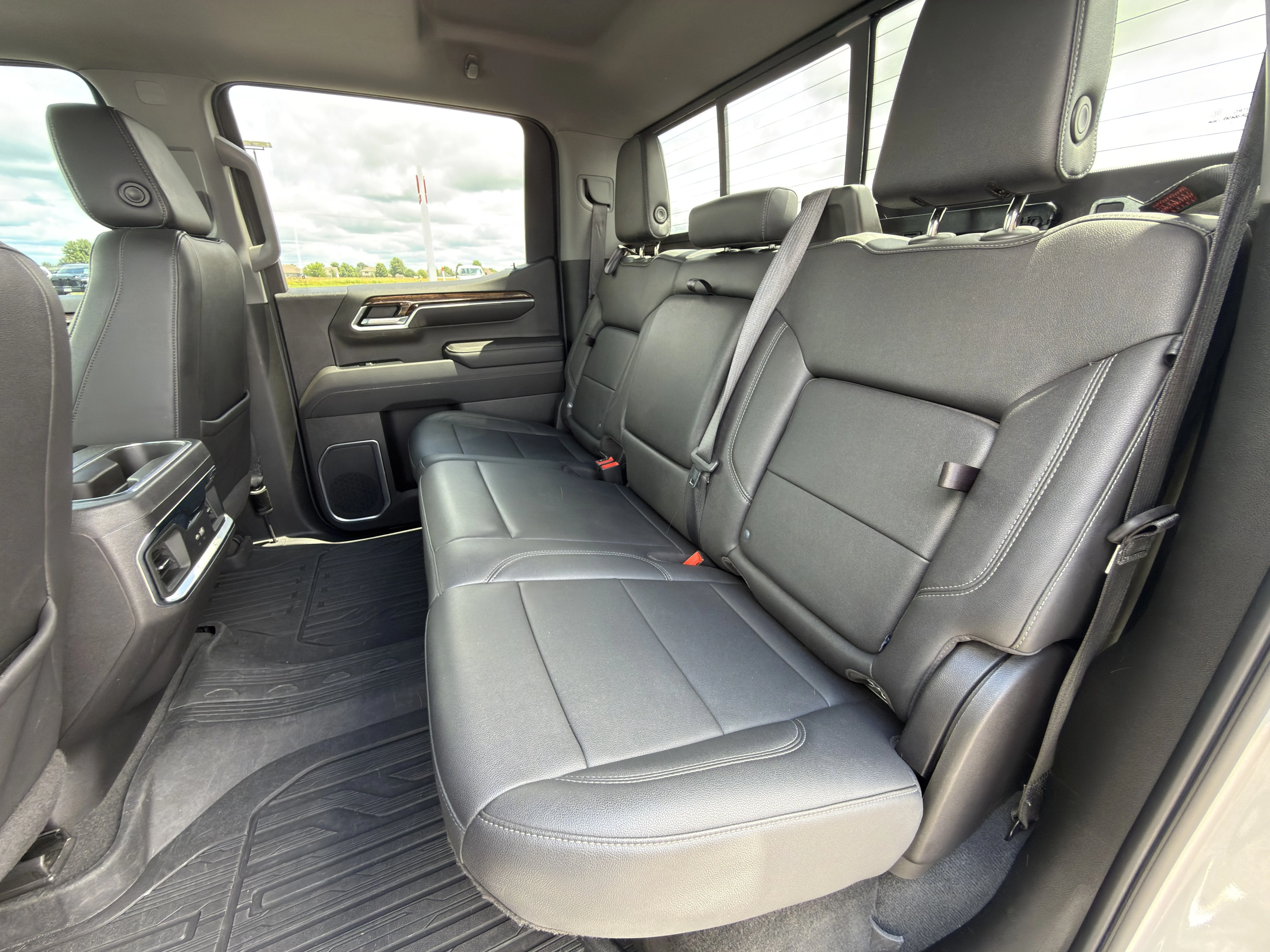 Certified Used 2022 Quicksilver Metallic GMC Elevation image 20