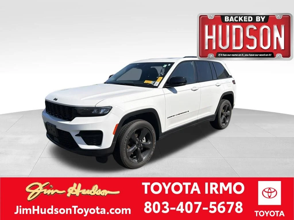 Used 2024 White Jeep Altitude X image 1