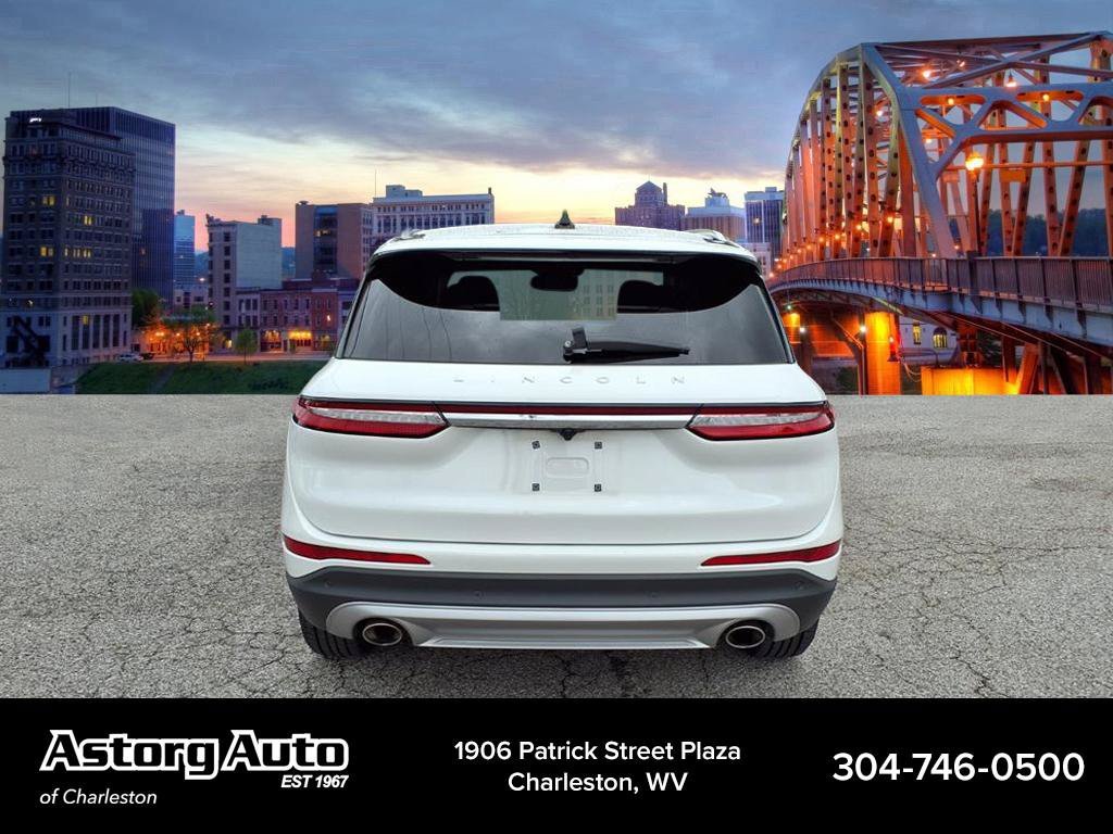 Used 2022 Pristine White Metallic Tri-Coat Lincoln Standard image 4