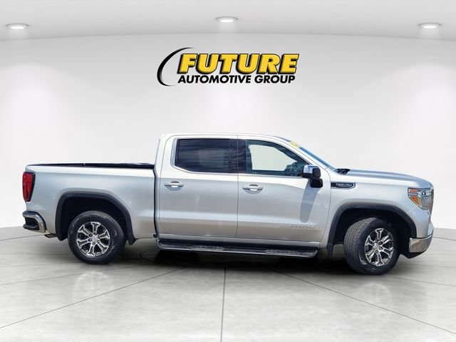 Used 2019 Silver GMC SLE image 3