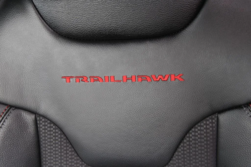Used 2025 Black Jeep Trailhawk image 7