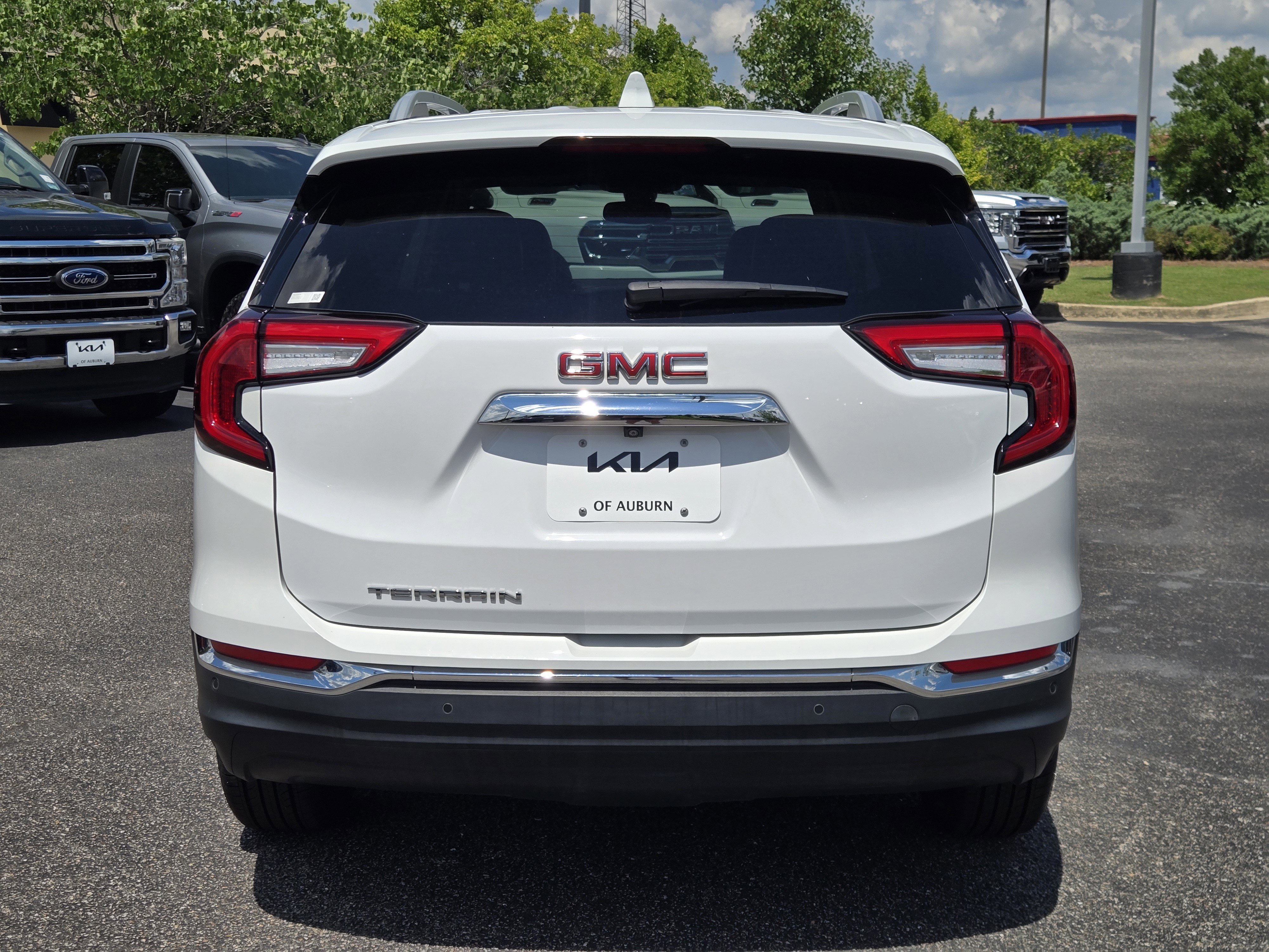 2024 GMC Terrain SLT - Photo 7