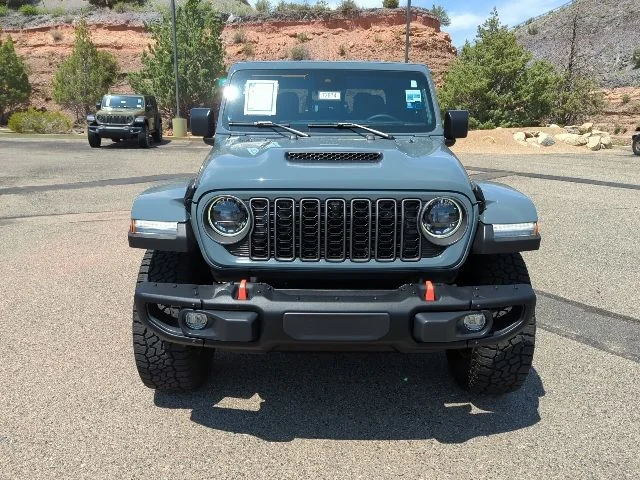 Certified Used 2025 Gray Jeep Mojave image 2
