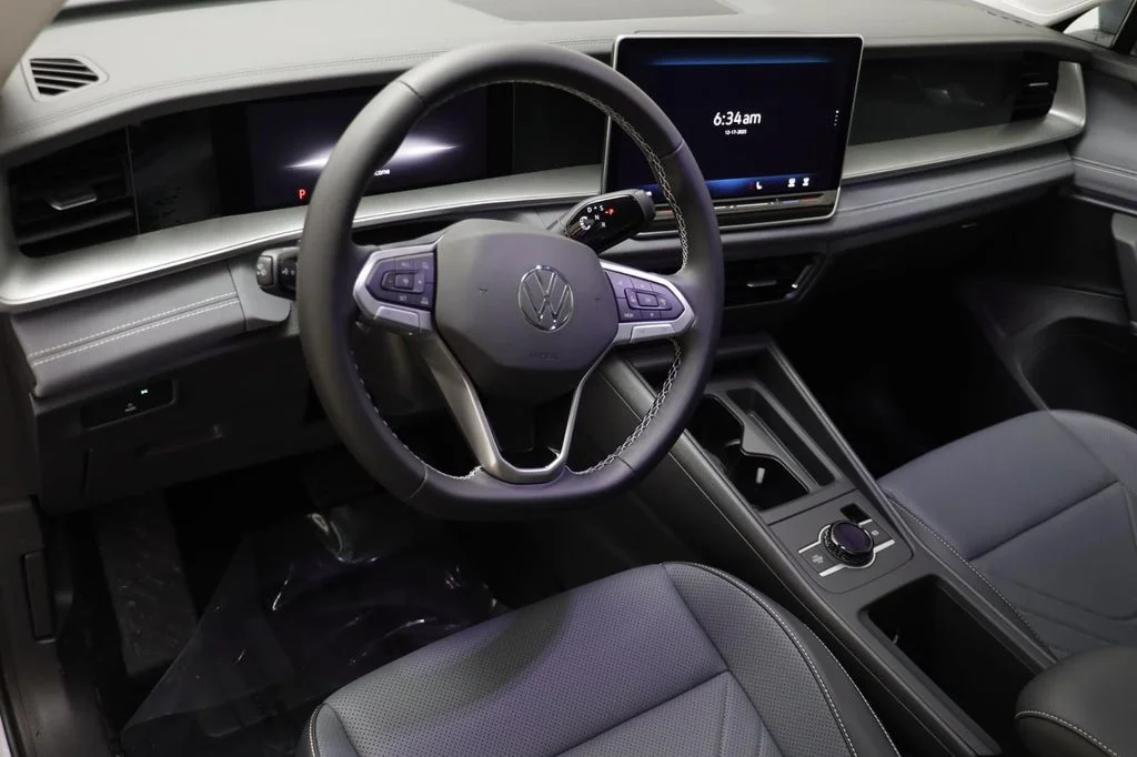 2026 Volkswagen Tiguan SE - Photo 7