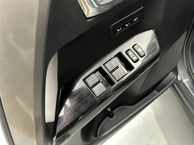 Used 2018 Gray Toyota Limited image 17