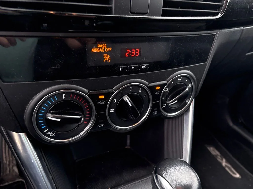 Used 2015 White Mazda Touring image 20