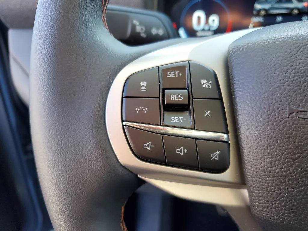 Used 2026 Vapor Blue Metallic Ford Active image 10