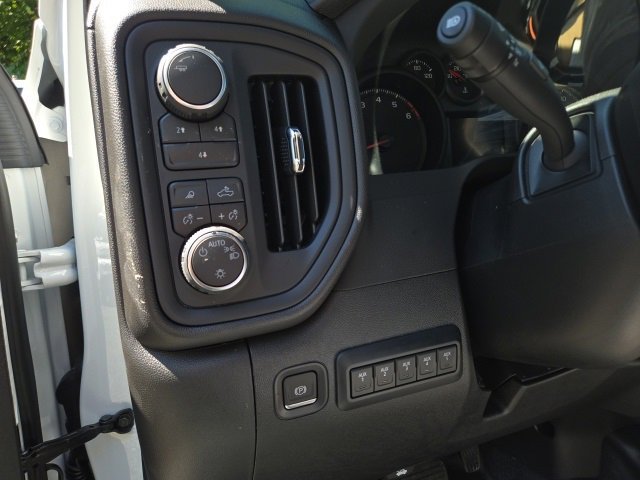 2025 Chevrolet Silverado 3500HD Work Truck photo 3