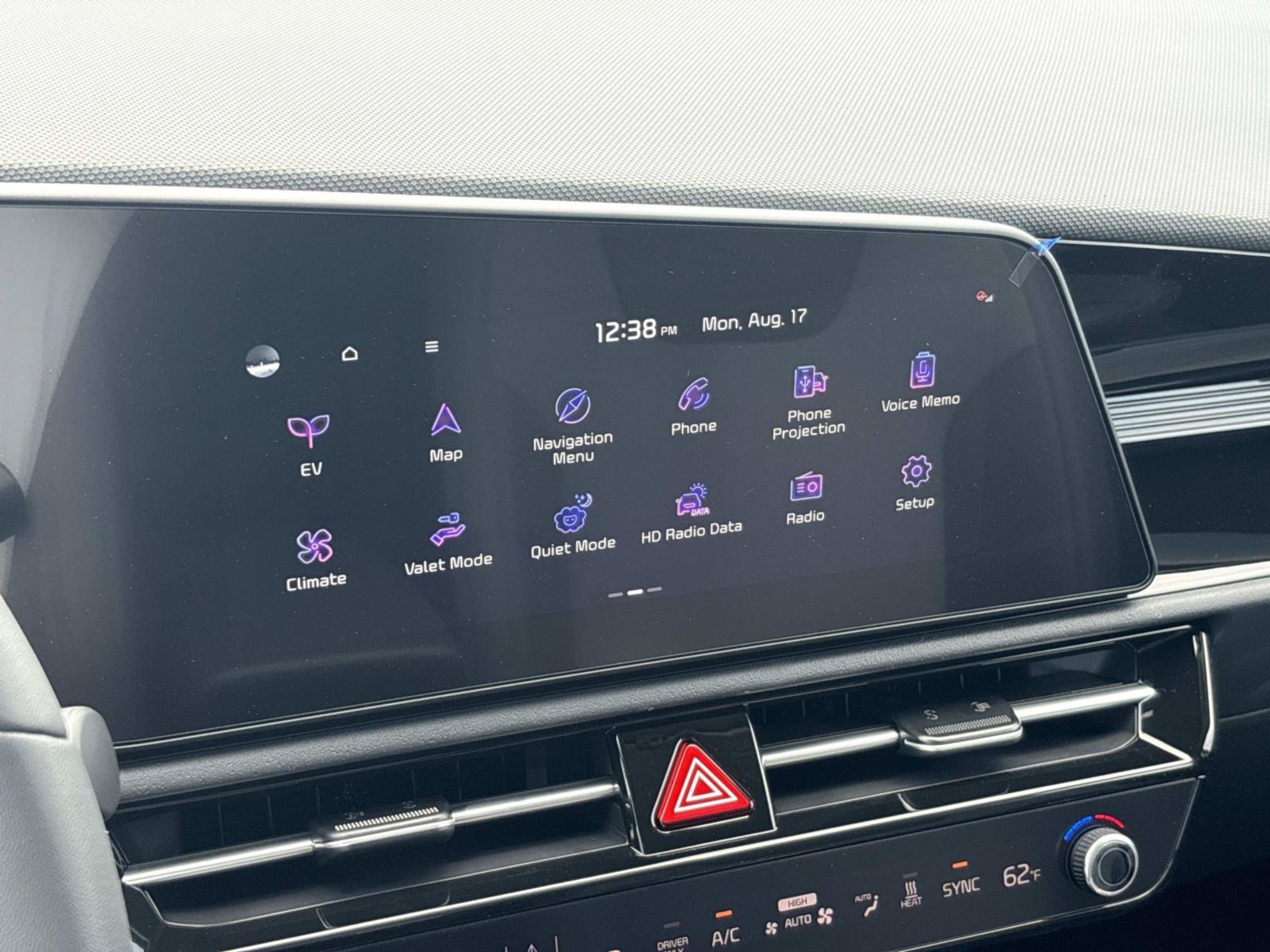 New 2026 Snow White Pearl Kia Wind image 30