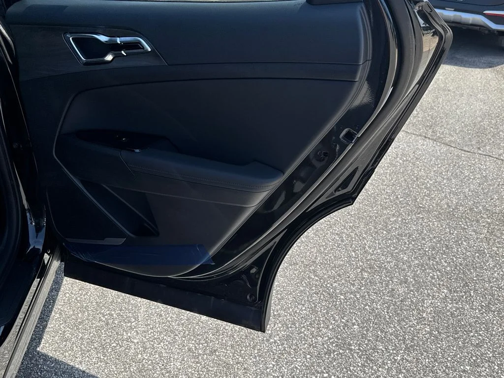 New 2024 Fusion Black Kia X-Line image 16