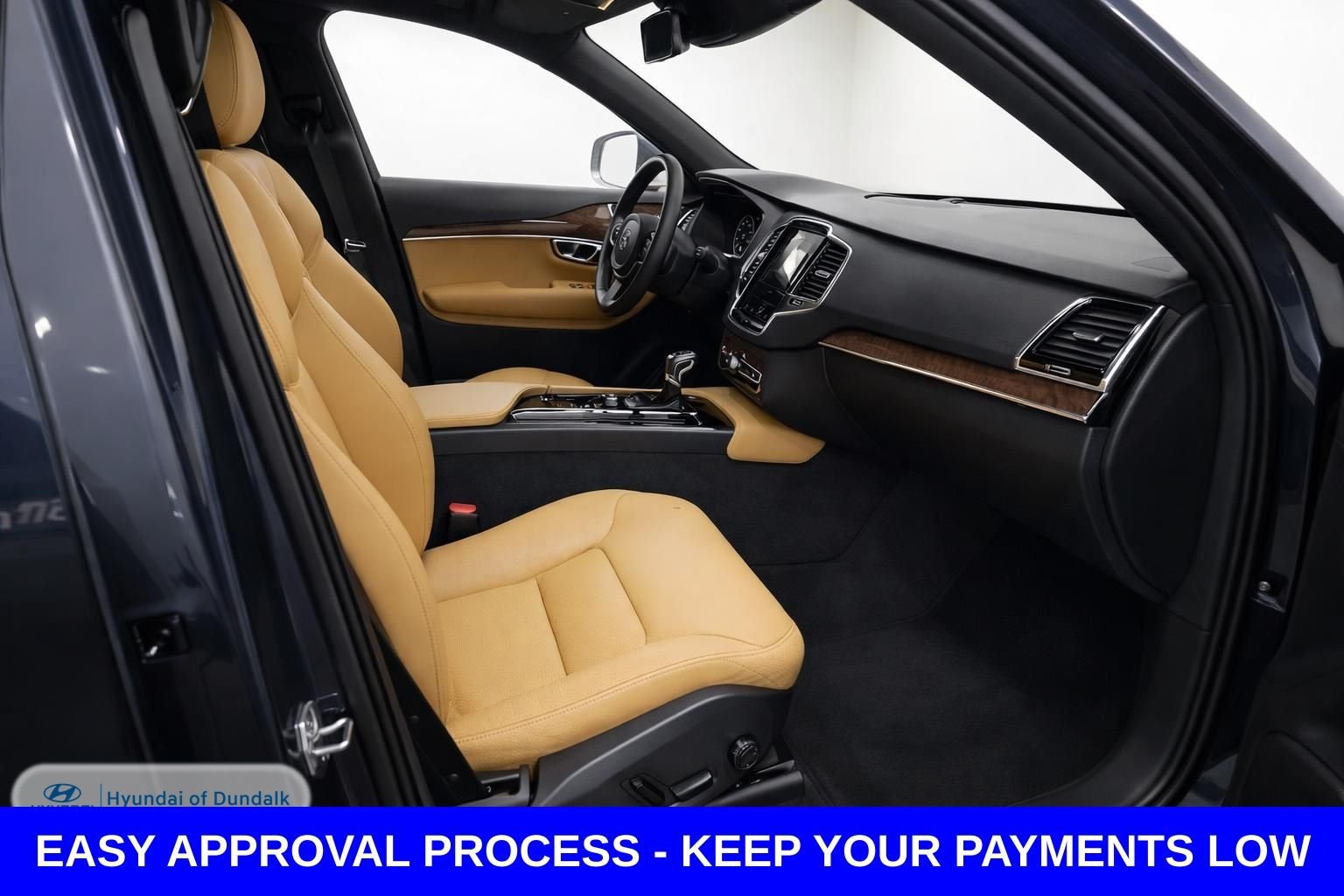 Used 2018 Blue Volvo T6 Momentum image 14
