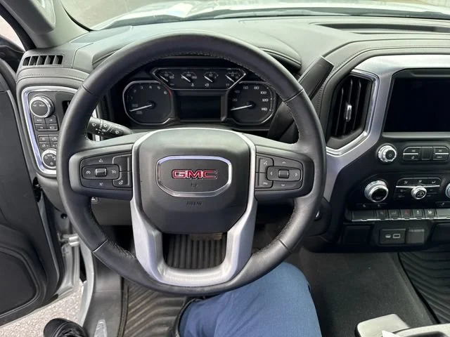 Used 2022 Quicksilver Metallic GMC Elevation image 16