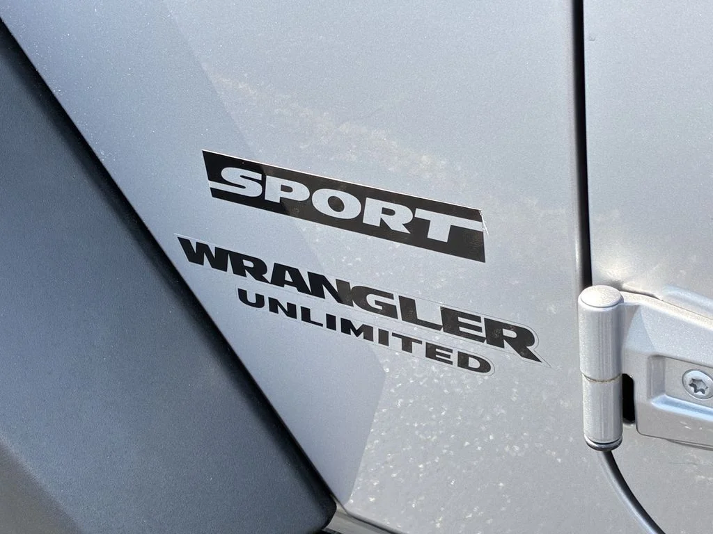 Used 2015 Silver Jeep Unlimited Sport image 11