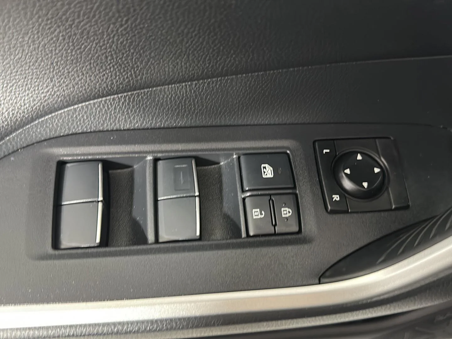 Used 2019 Magnetic Gray Metallic w/Black Roof Toyota XSE image 12