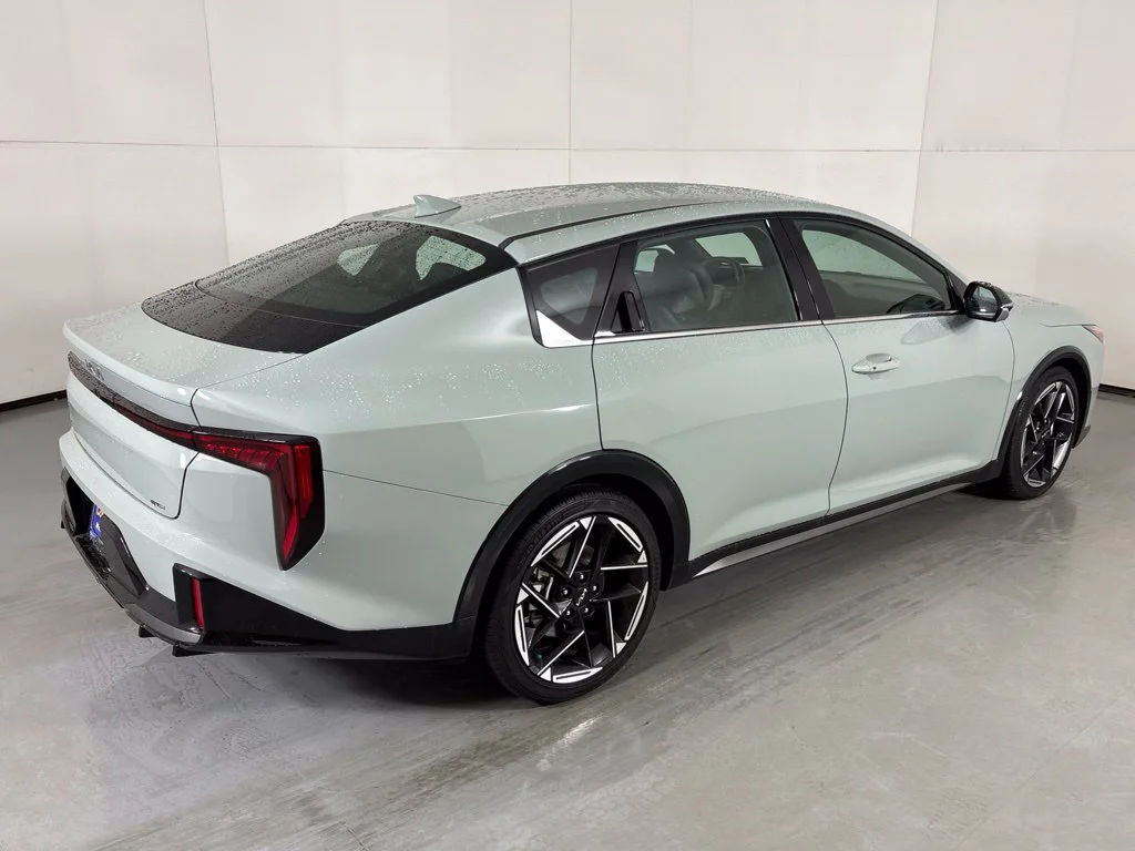 Used 2025 Gray Kia GT-Line image 8