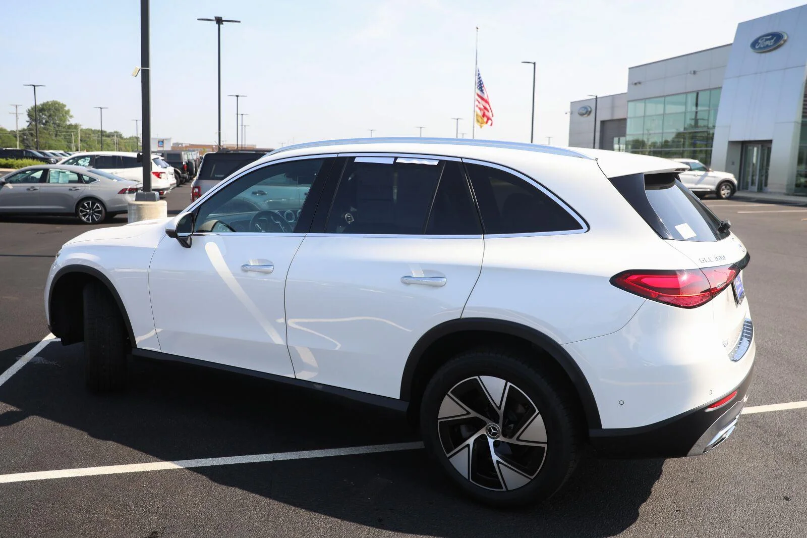 Used 2023 Polar White Mercedes-Benz GLC 300 image 22