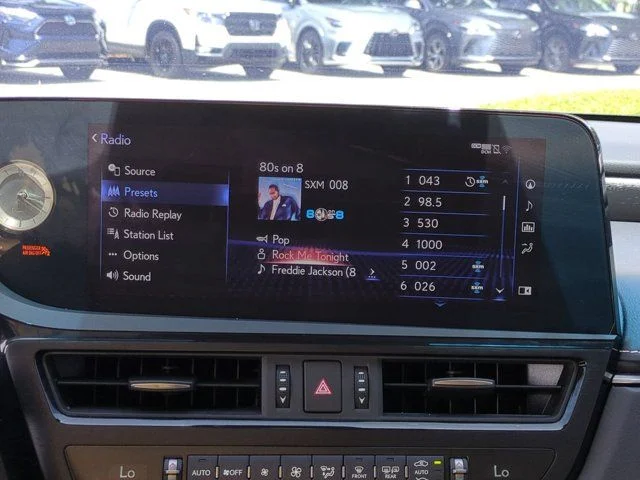 Certified Used 2022 EMINENT WHITE PEARL Lexus 300h Ultra Luxury image 17
