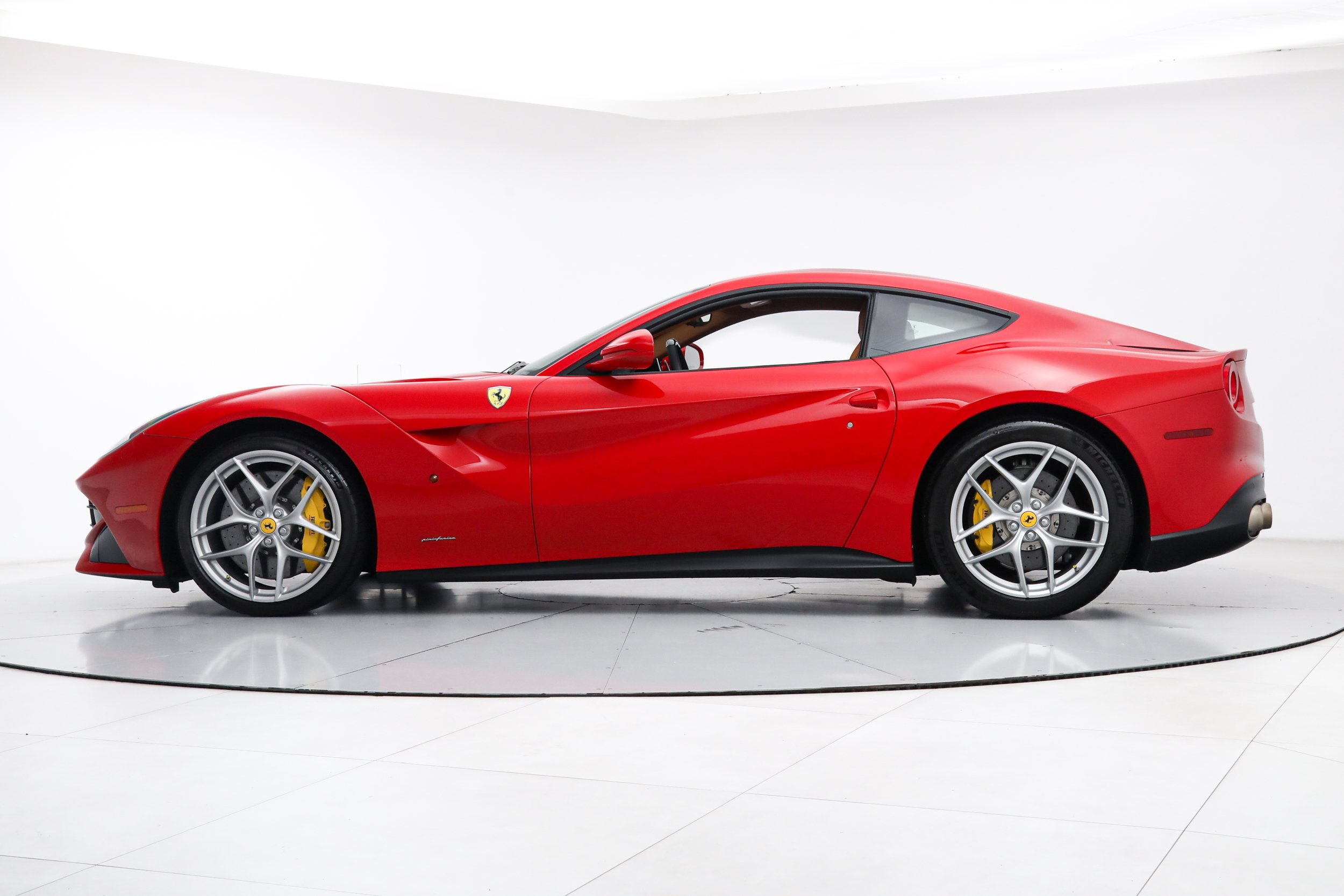 Used 2016 Red Ferrari  image 4