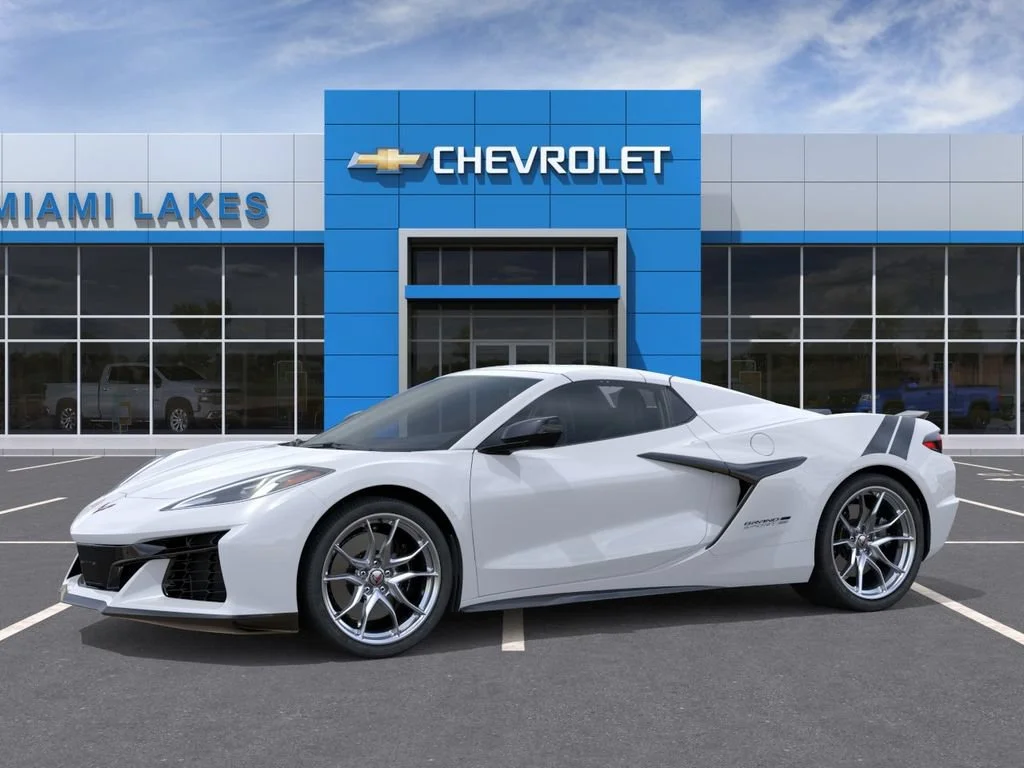 New 2027 Arctic White Chevrolet 3LT image 2