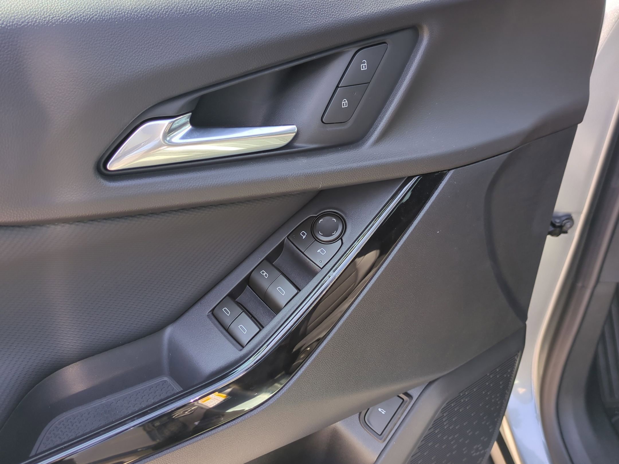 2026 Chevrolet Equinox LT - Photo 23