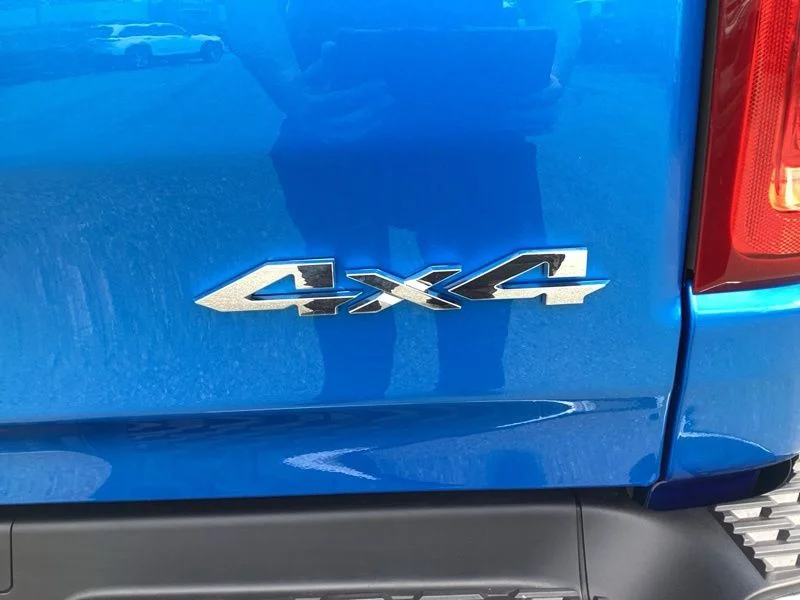 New 2026 Hydro Blue Pearl-Coat Exterior Paint RAM Big Horn/Lone Star image 14