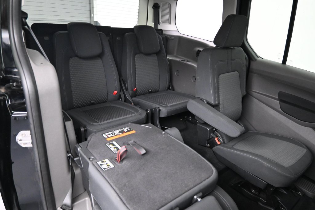 Used 2019 Shadow Black Ford XLT image 26