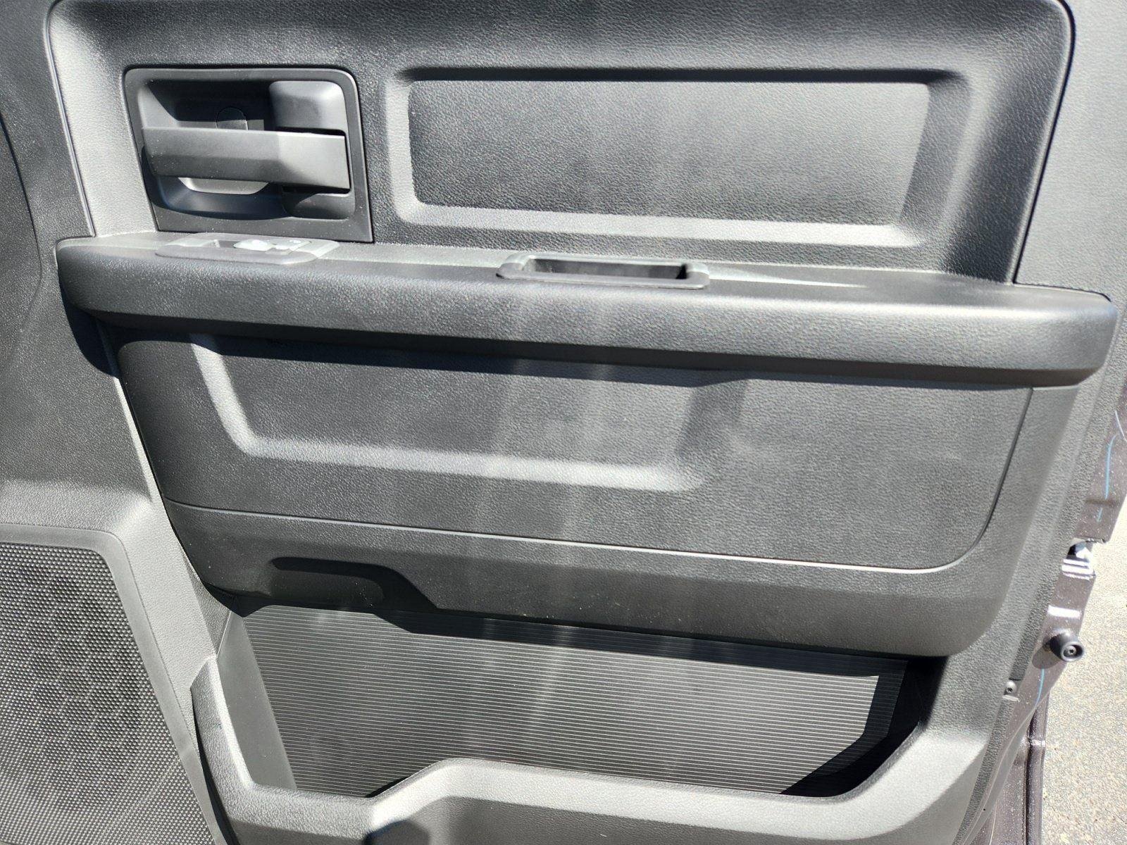 New 2026 Granite Crystal Metallic Clear-Coat Exterior Paint RAM Tradesman image 19