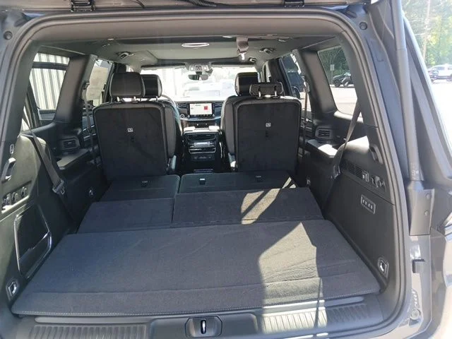 New 2026 Baltic-Gray Metallic Clear-Coat Exterior Paint Jeep Limited Altitude image 12