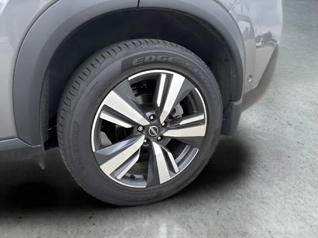 Used 2023 Gray Nissan SL image 26
