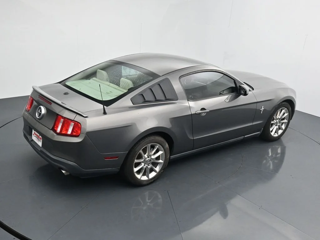 Used 2011  Ford V6 Premium image 23