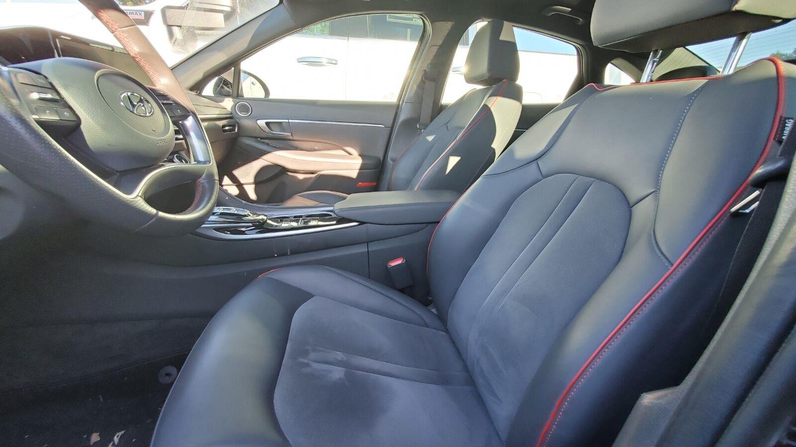 Used 2022 Phantom Black Hyundai SEL Plus image 3