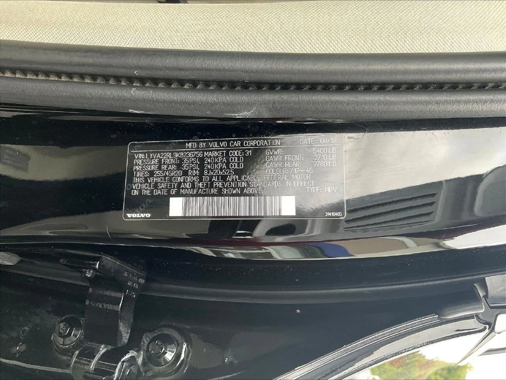 Used 2019 Onyx Black Metallic Volvo T6 Inscription image 18