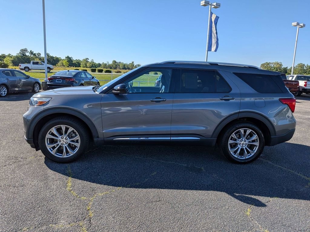 Used 2022 Gray Ford Limited image 9