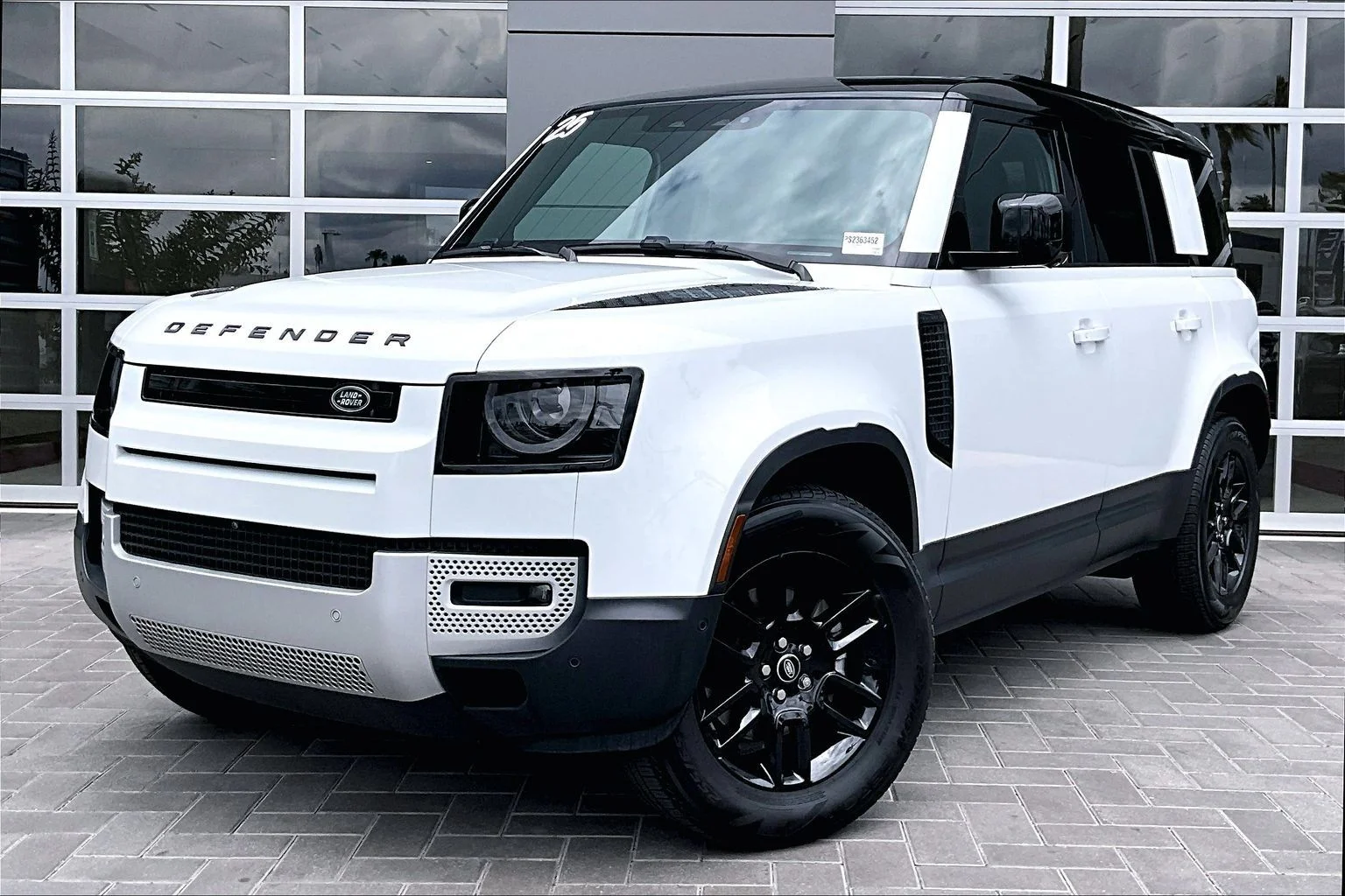 2025 Land Rover Defender 110 S P300's photo