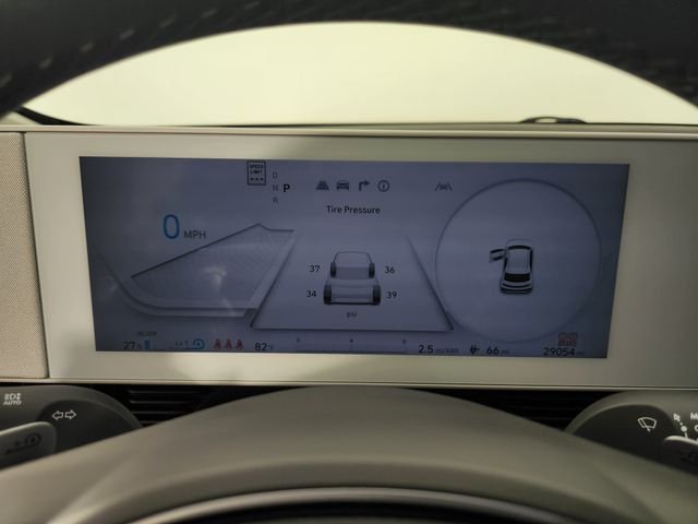 Certified Used 2024 White Hyundai SE image 22