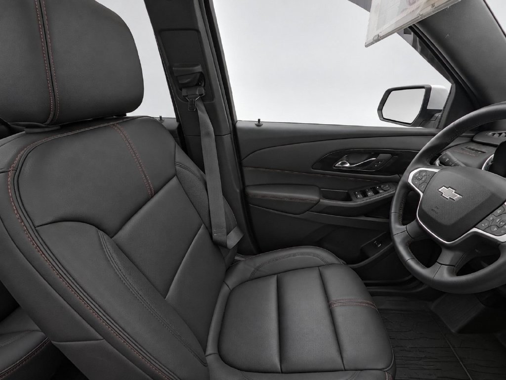 Used 2023 White Chevrolet RS image 11