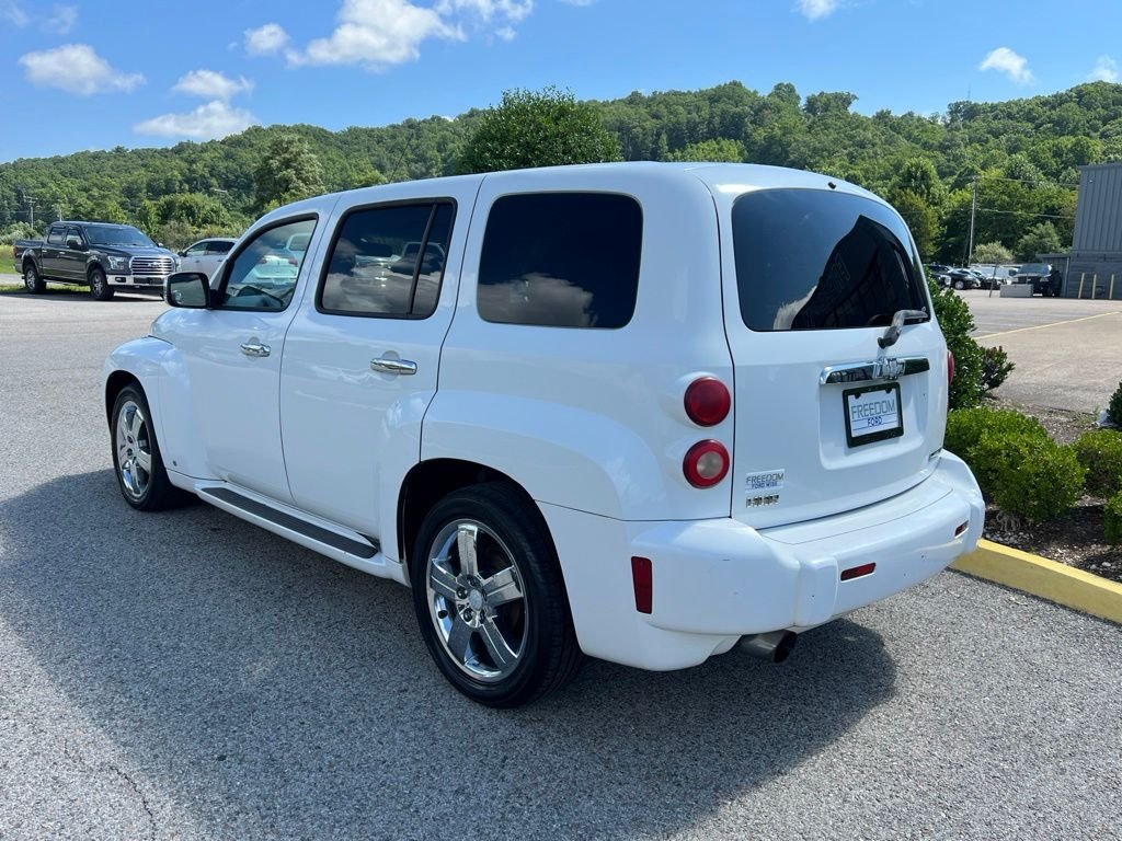 Used 2009 White Chevrolet LT image 6