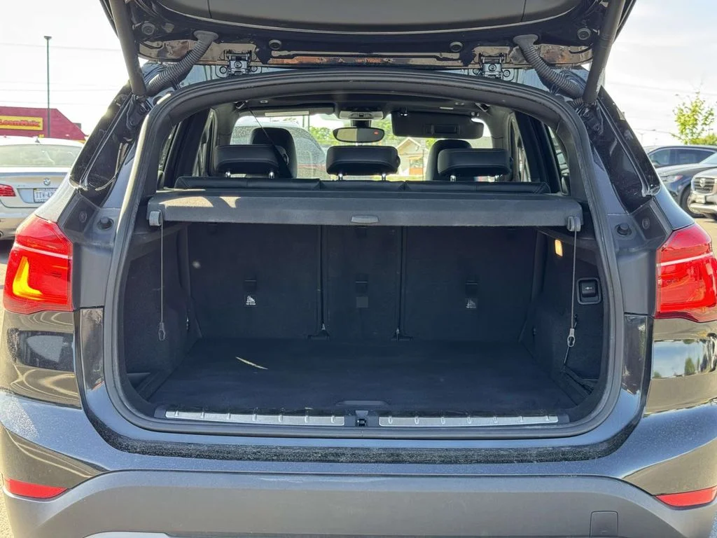 Used 2018 Black BMW sDrive28i image 29
