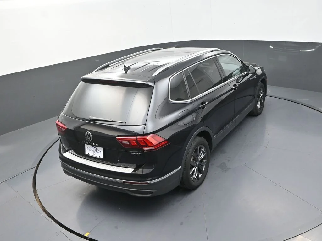 Used 2023 Black Volkswagen 2.0T SE image 19