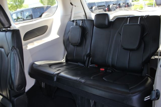 Used 2023 Silver Chrysler Touring L image 25