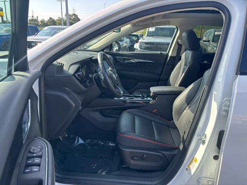 Used 2023 SUMMIT WHITE Buick Essence image 9