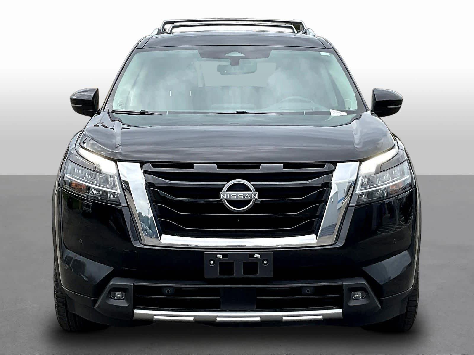 2023 Nissan Pathfinder Platinum - Photo 2