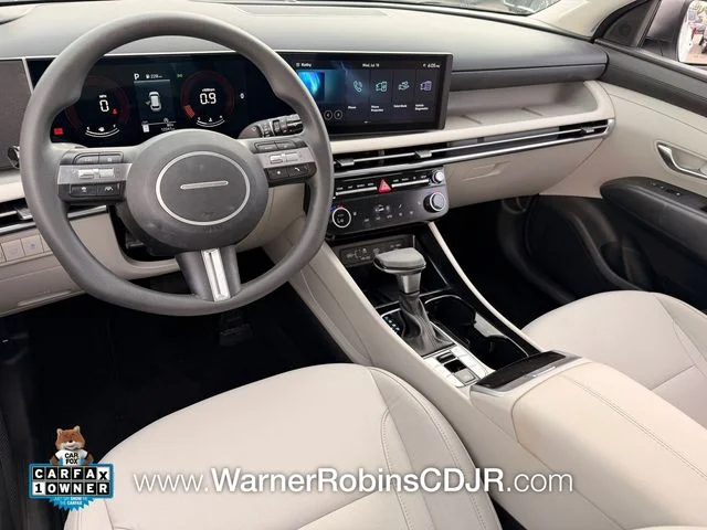 Used 2025 White Hyundai SEL image 9