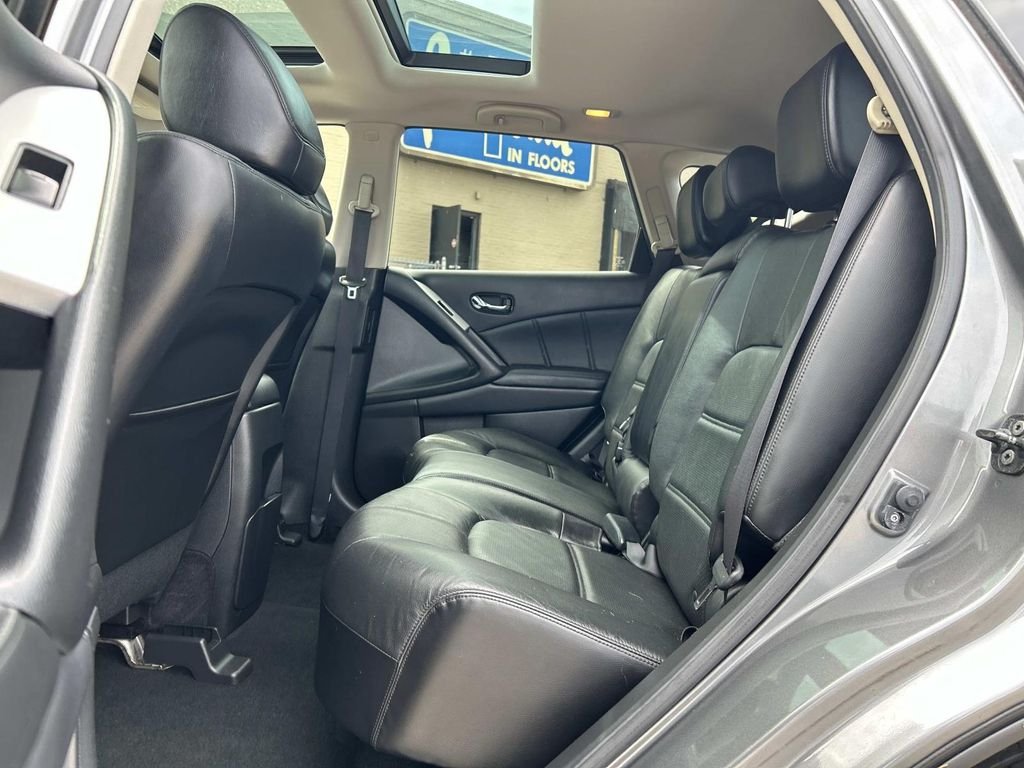 Used 2014 Gray Nissan SL image 18