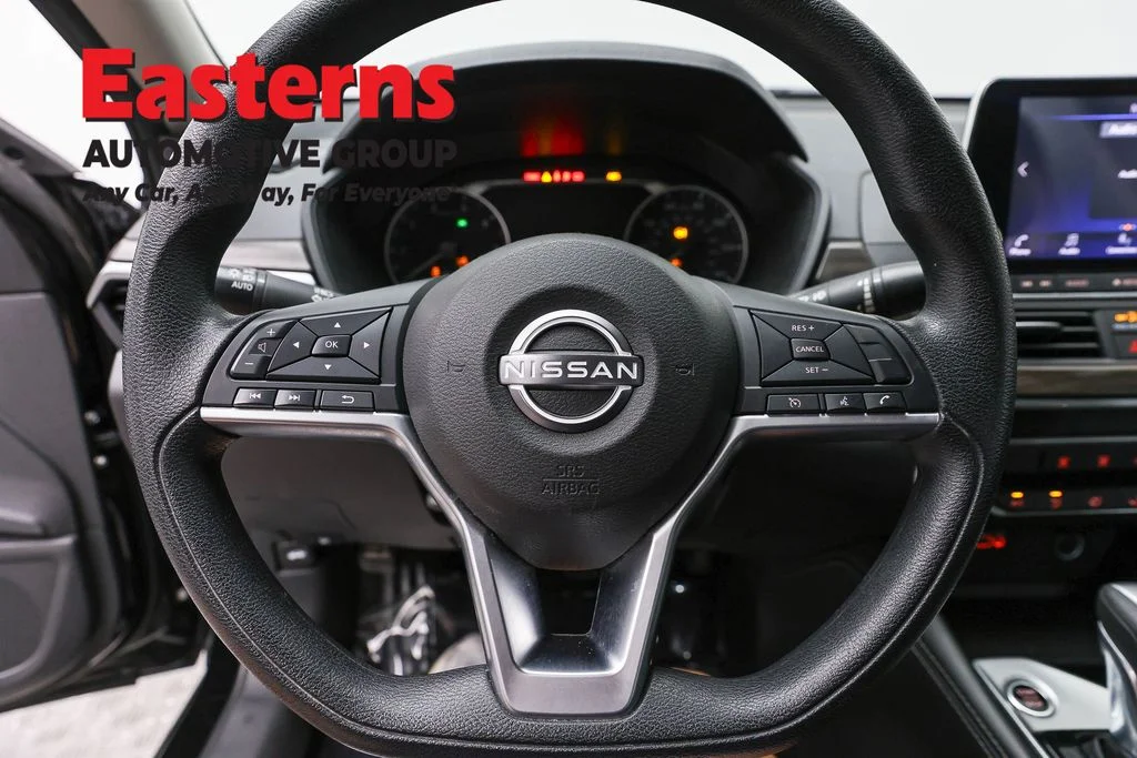 Used 2023 Black Nissan 2.5 SV image 10